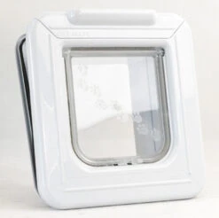 Cat Mate Elite Selective Microchip Cat Flap With Timer Control -PetJoy Shop 1231021947 Cat Mate Elite 02