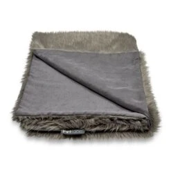 Petface Luxury Faux Fur Comforter Blanket -PetJoy Shop 5e18b6ed8482c8.25758824